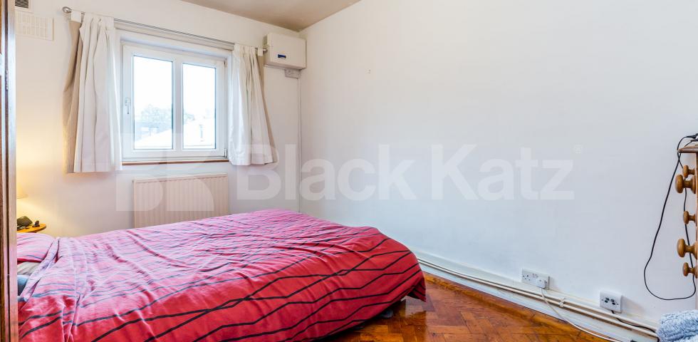 			NEW INSTRUCTION!, 2 Bedroom, 1 bath, 1 reception Flat			 Cathcart Street, KENTISH TOWN 